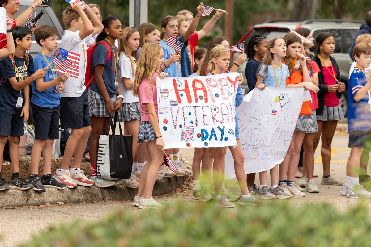 Are banks closed today in observance of veterans day