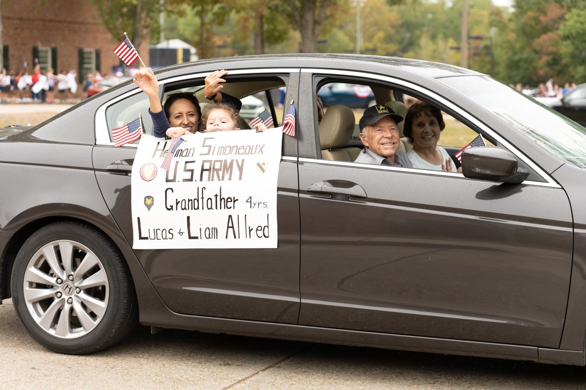 Are banks closed today in observance of veterans day