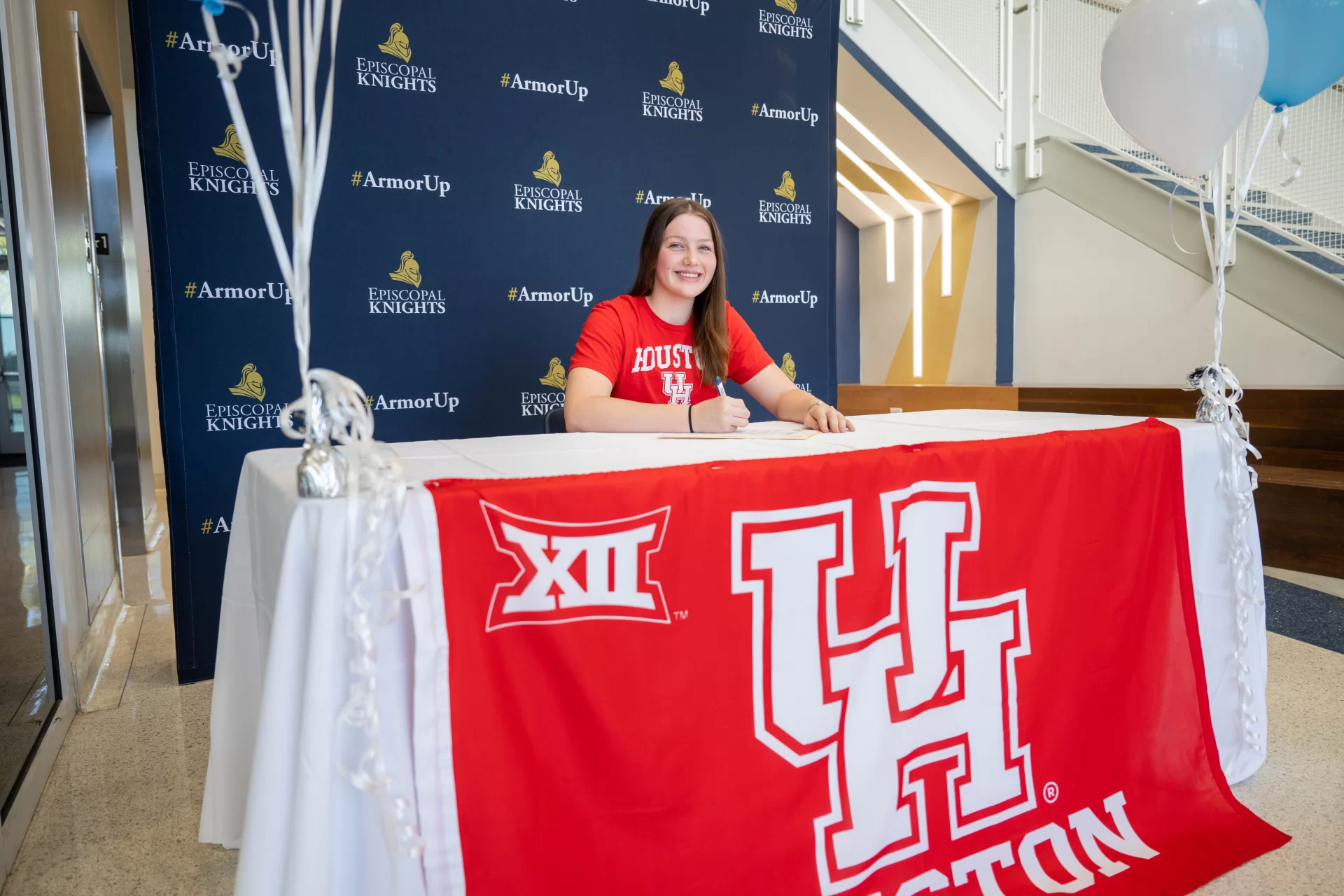 Rylee Simoneaux Signs with University of Houston