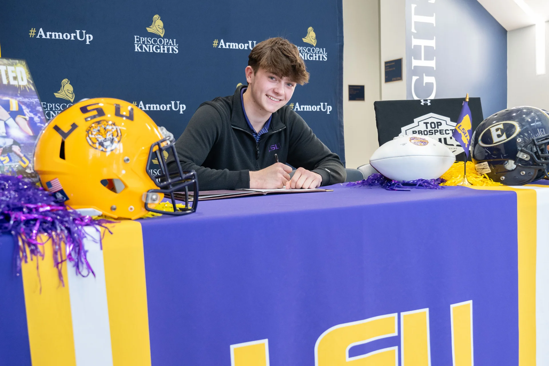 Silas Hall Commits to LSU